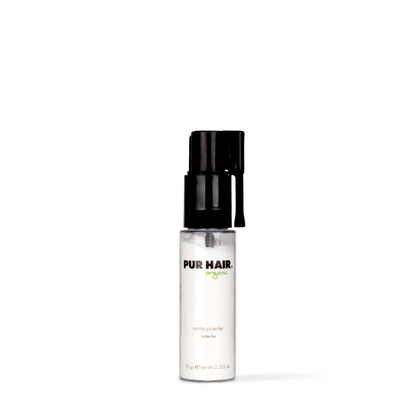 PUR HAIR Organic Matte Powder in transparenter Flasche mit schwarzem Pumpverschluss, 10 g