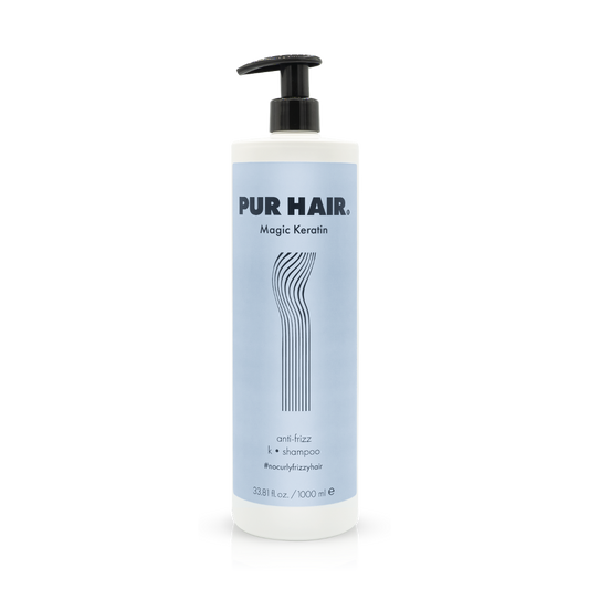 PUR HAIR Magic Keratin Shampoo, 1000 ml Flasche in hellblau mit schwarzem Pumpspender