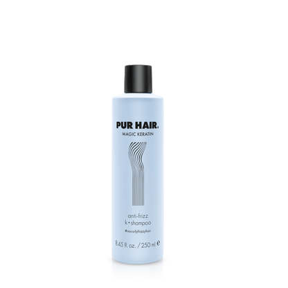 PUR HAIR Magic Keratin Shampoo, 250 ml Flasche in hellblau mit schwarzem Deckel