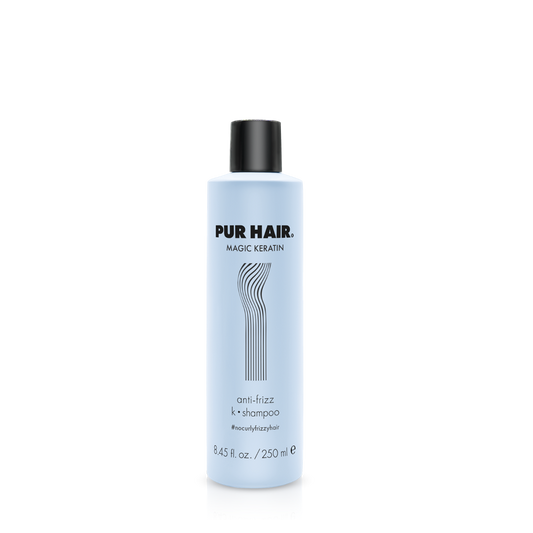 PUR HAIR Magic Keratin Shampoo, 250 ml Flasche in hellblau mit schwarzem Deckel